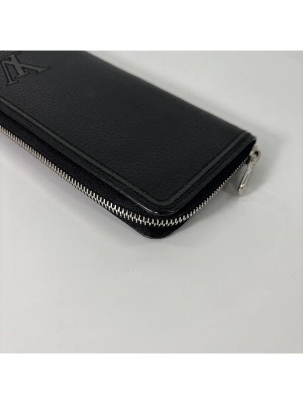 Louis Vuitton Vertical Zippy Wallet